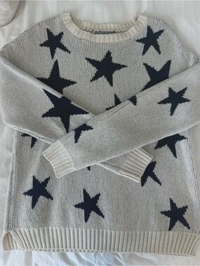 Star Pattern Crewneck Sweater - Cream with Navy Stars